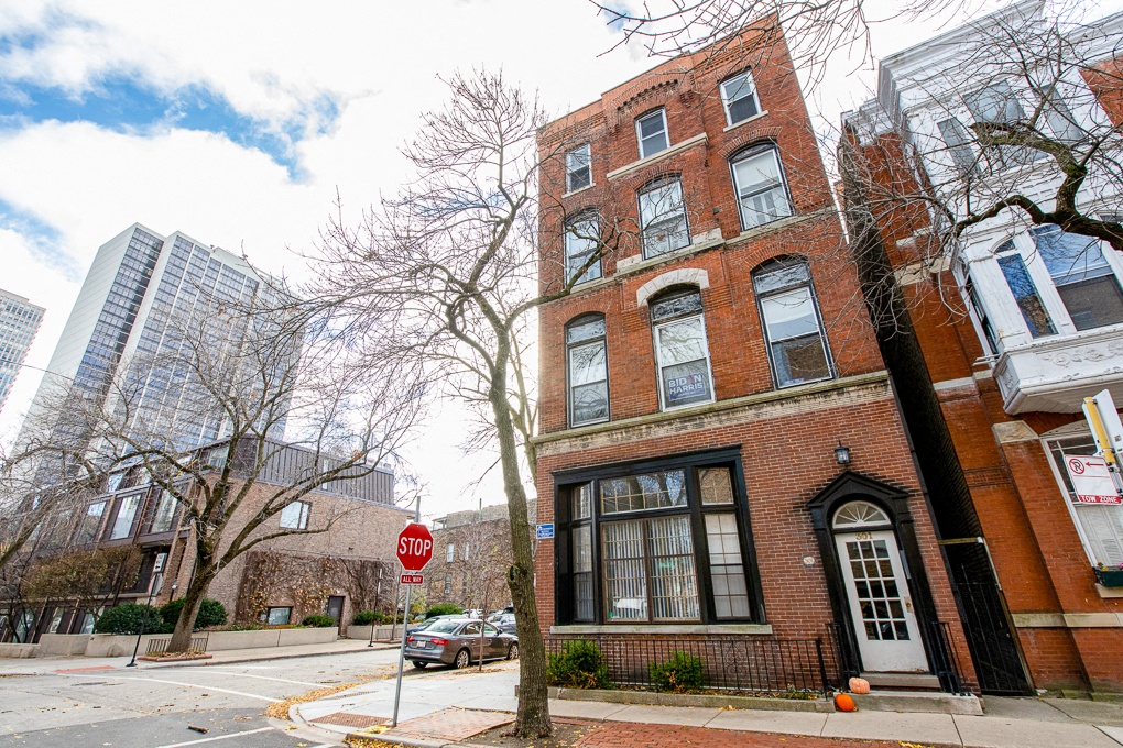 301 W. Eugenie St. 301 W. Eugenie St., Chicago, IL 60614 Old Town Triangle - Leasing by Cross Street